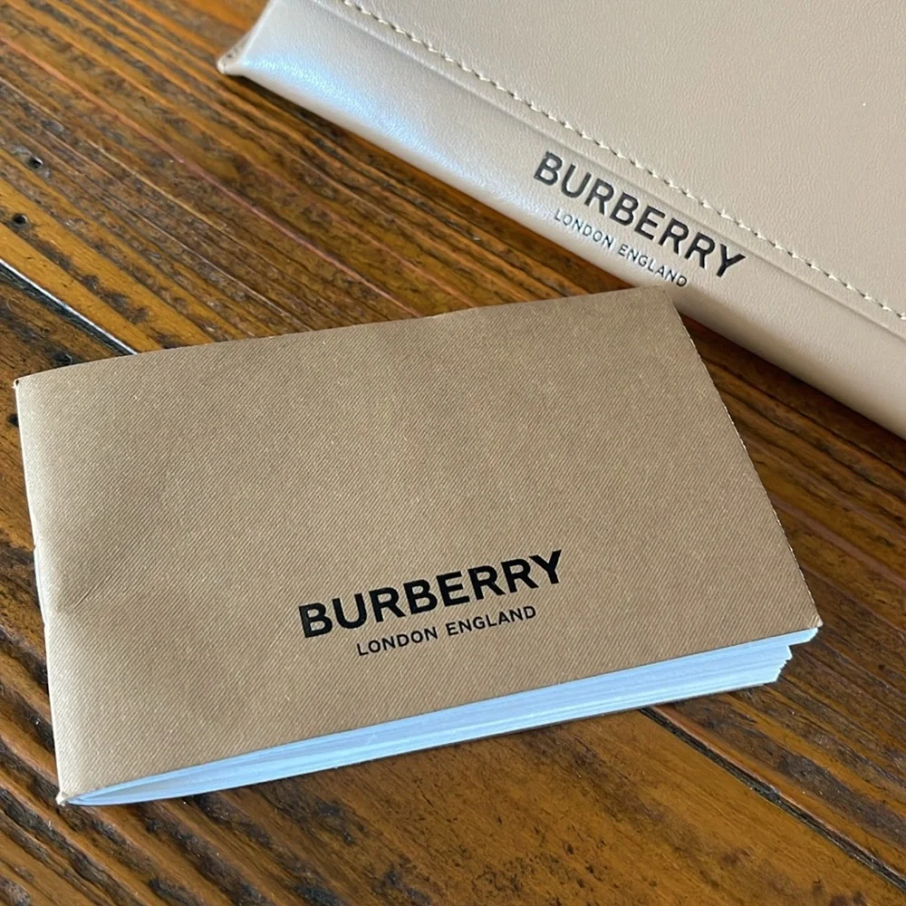 BURBERRY Leather Sunglasses Case fits oversized glasses in Tan and Velvet Cream